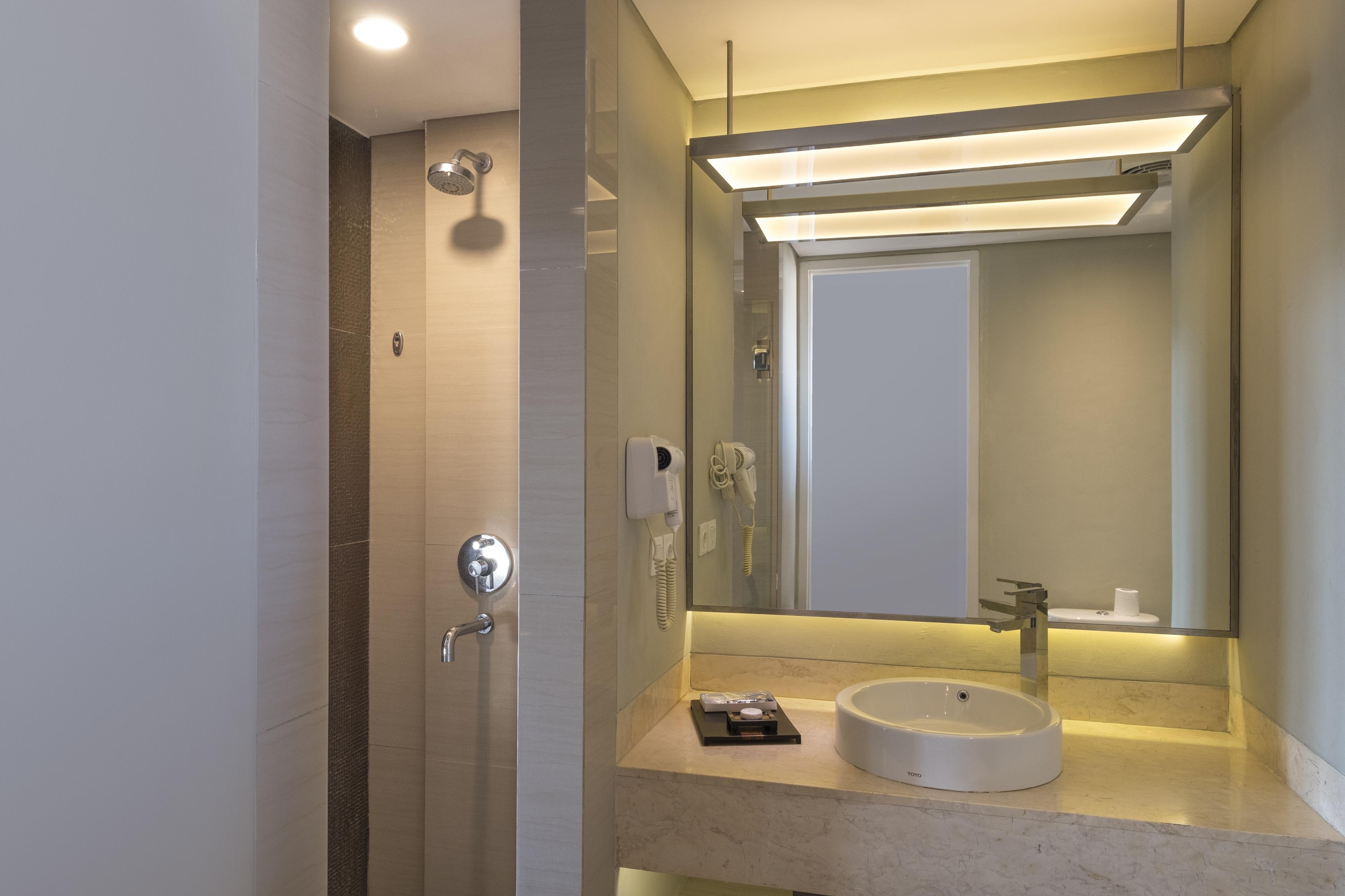 Wyndham Garden Kuta Beach Bali Exterior photo