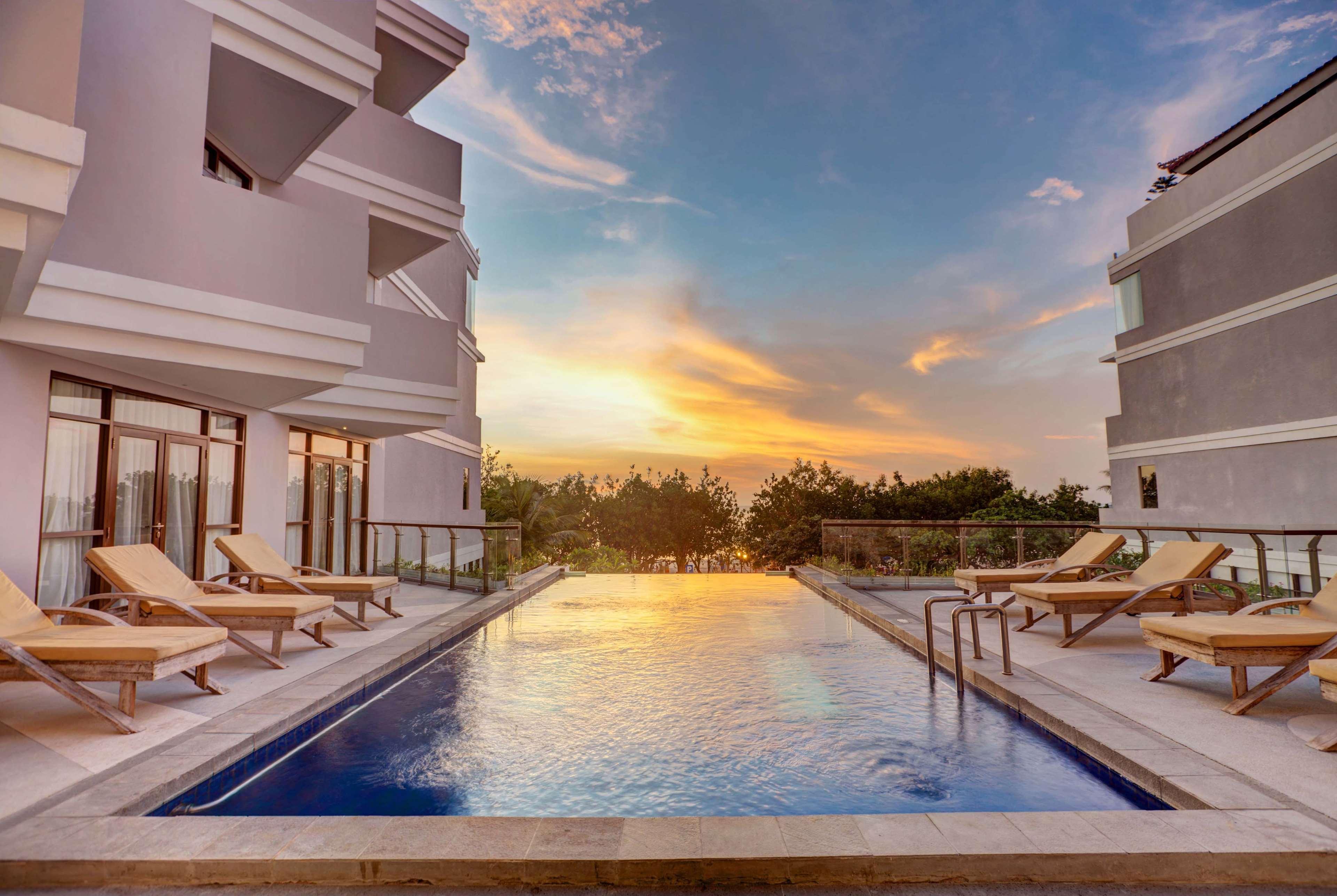 Wyndham Garden Kuta Beach Bali Exterior photo