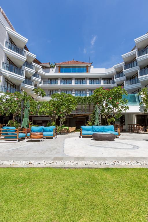 Wyndham Garden Kuta Beach Bali Exterior photo