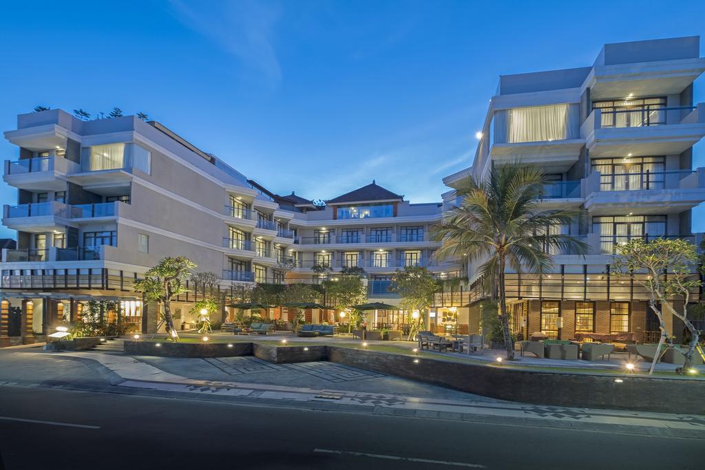 Wyndham Garden Kuta Beach Bali Exterior photo