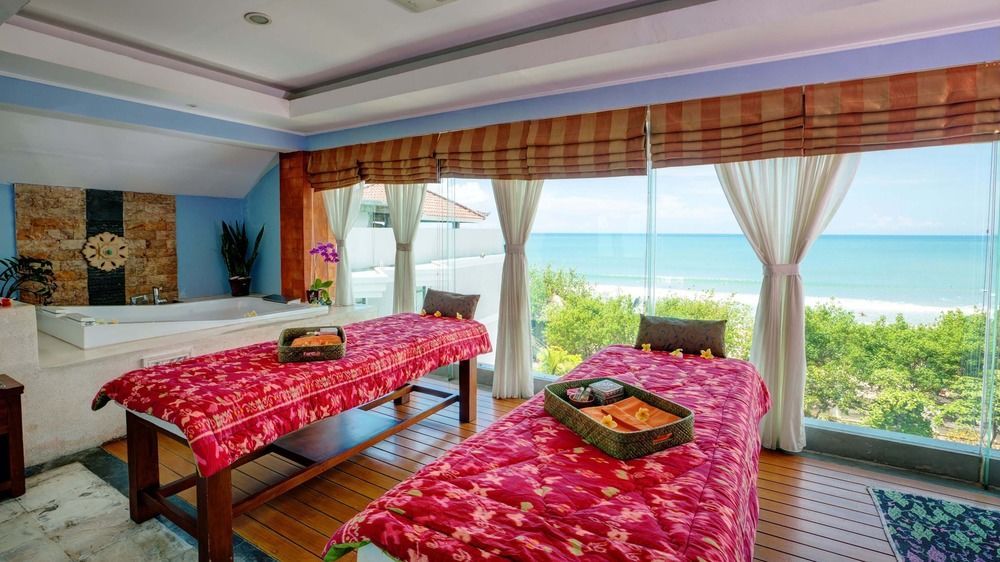 Wyndham Garden Kuta Beach Bali Exterior photo